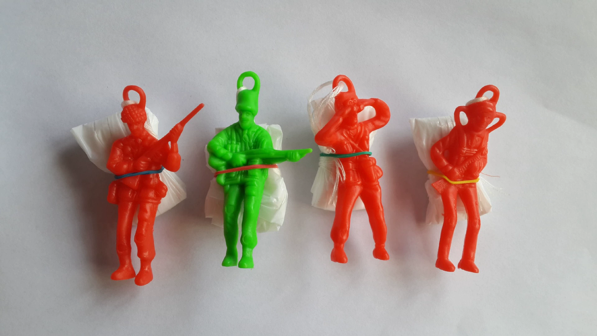 Производители поставляют Средний солдатский парашют/десантник/детскую игрушку/зонтик-солдат/парашют, пластиковую игрушку десантника