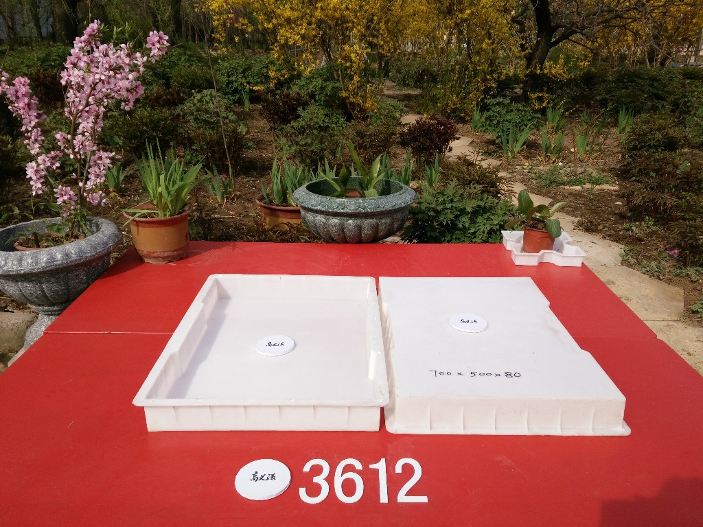 厂家生产新型沟盖板塑料模具/新型沟盖板产品