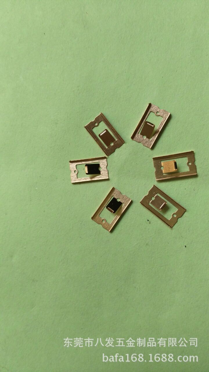 提供铜弹片，开关，电子五金，磷铜，精密配件线路板合金