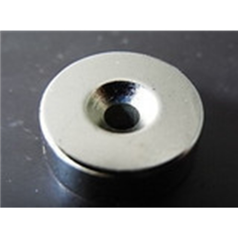 厂家直销 强磁铁15X4 磁钢 磁铁 吸铁石 圆形强力磁铁15*4沉孔4