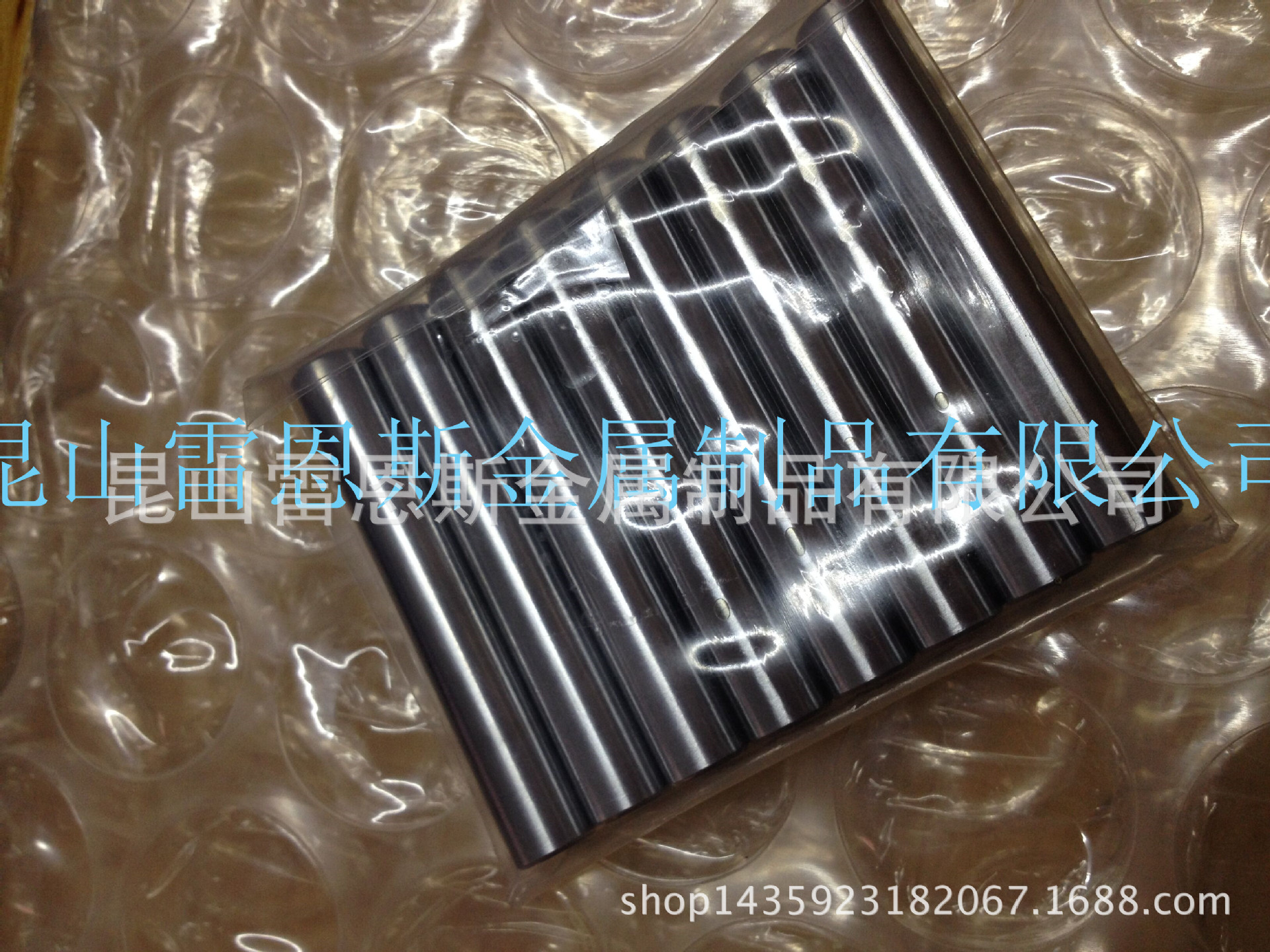 供应日本米思米导向轴两端内螺纹型	SFJW4-20-M2-N2