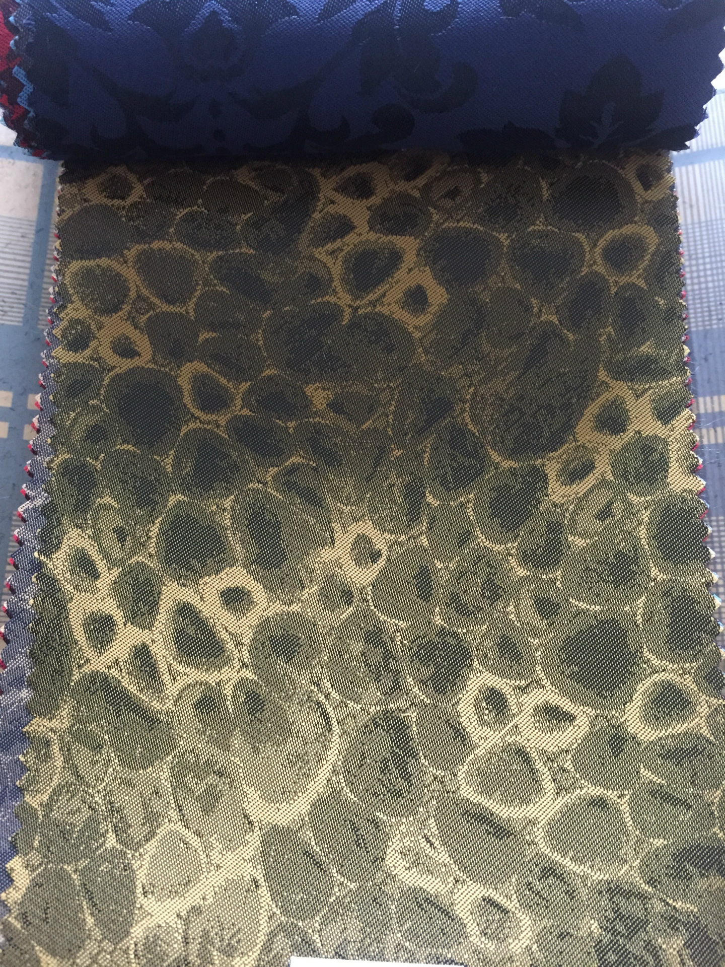 大提花 涤纶 双色 阳离子 服装面料 里料