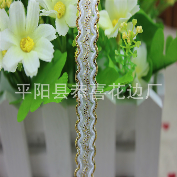 白色金线花边