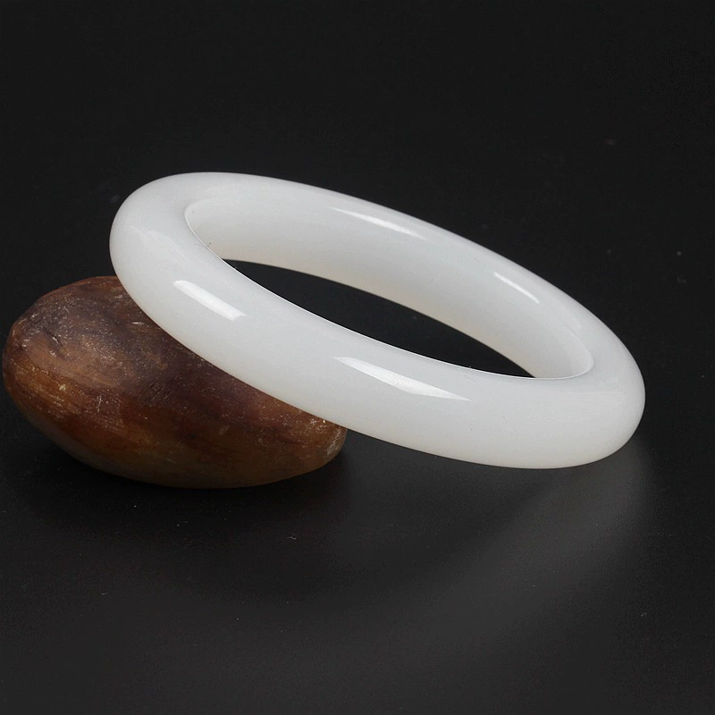 Organic replica, thin capacious bracelet jade, city style