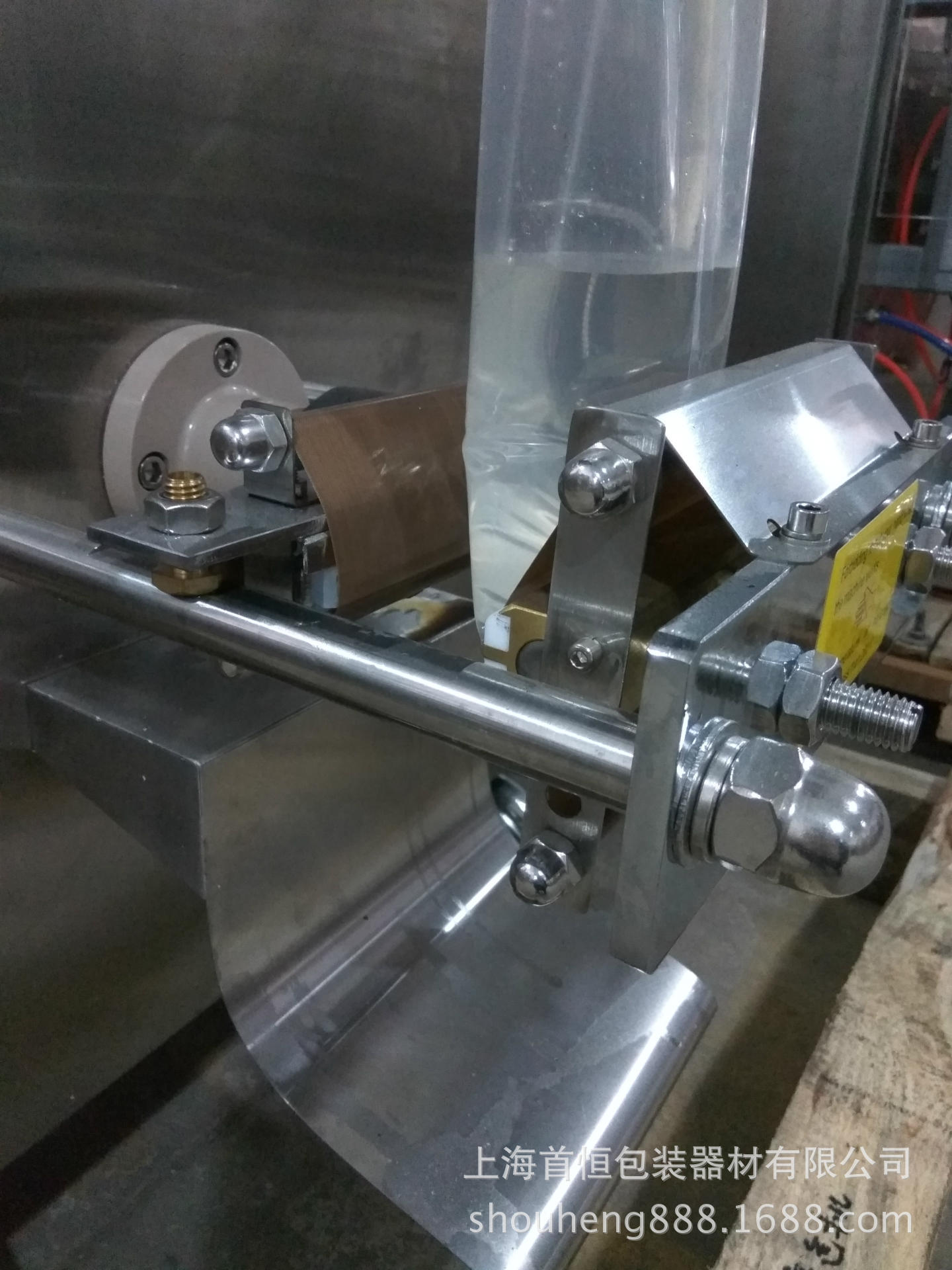 全自动牛肉汤包装机 不含杂质汤汁包装设备 加装生产日期打印设计