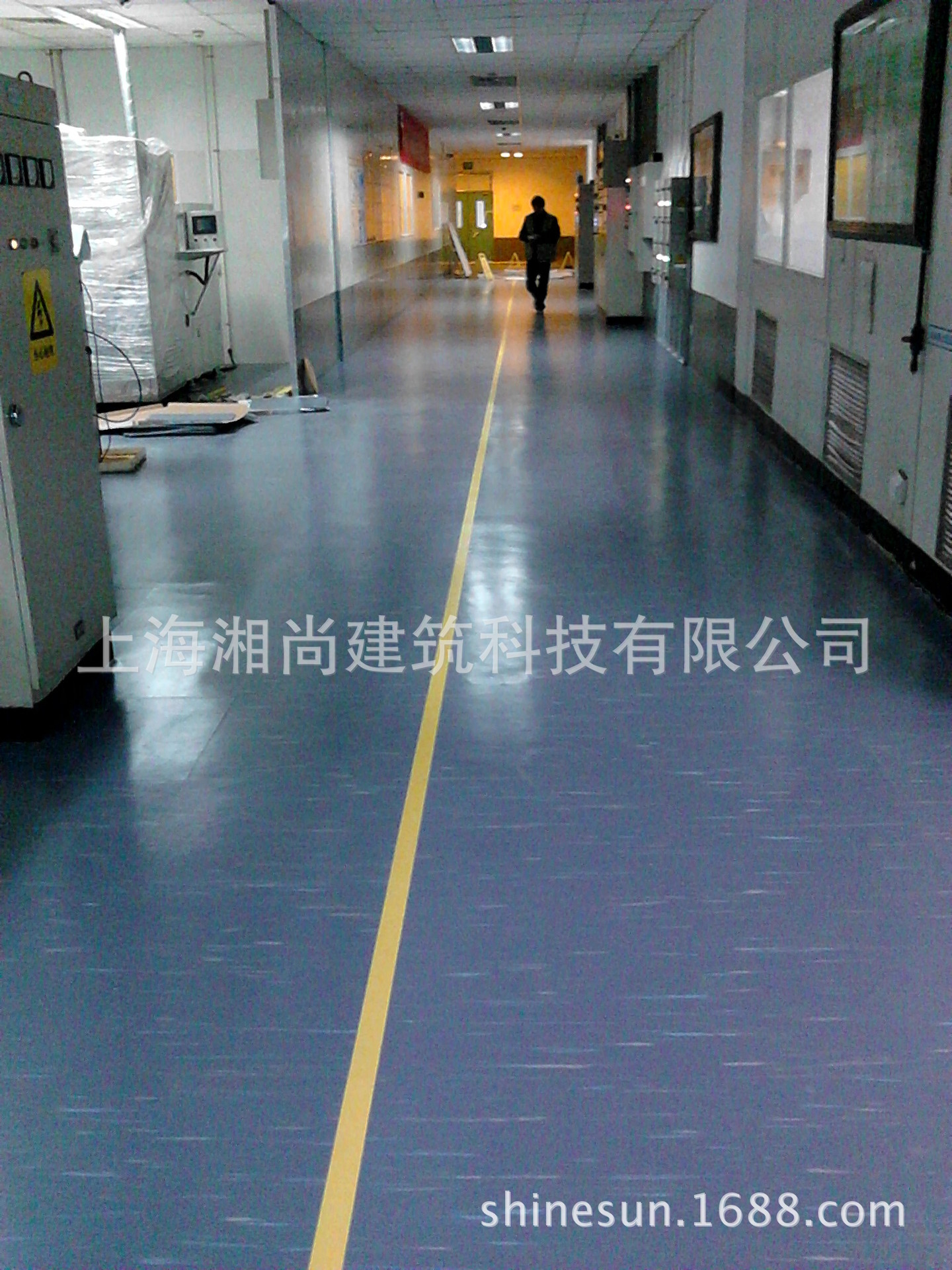 18。600工业PVC地板施工完毕后效果(苏州某**500强