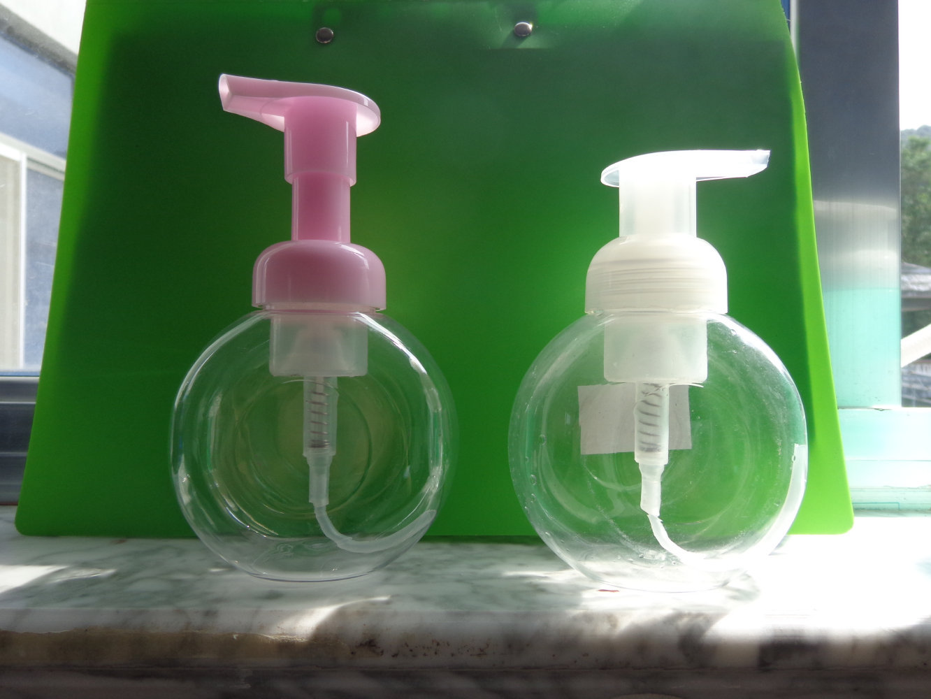 供应280ml 300ml pet圆形扁型洗手液瓶泡沫泵瓶洗面奶瓶洁面慕斯