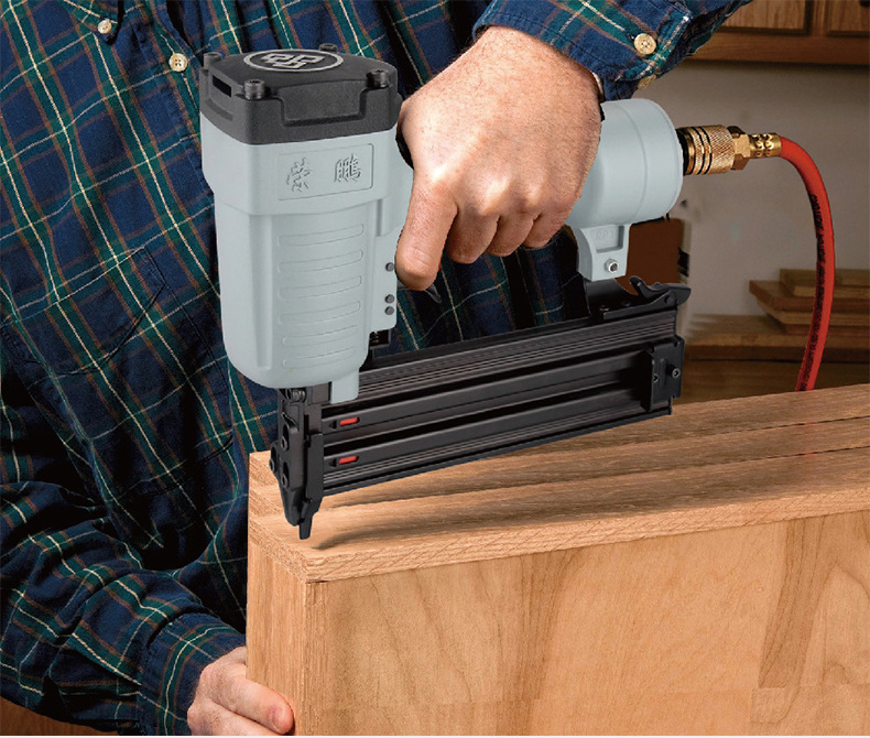 批发荣鹏气动钉枪内外墙钢钉枪连接固定气动打钉枪气钉枪水泥钉枪