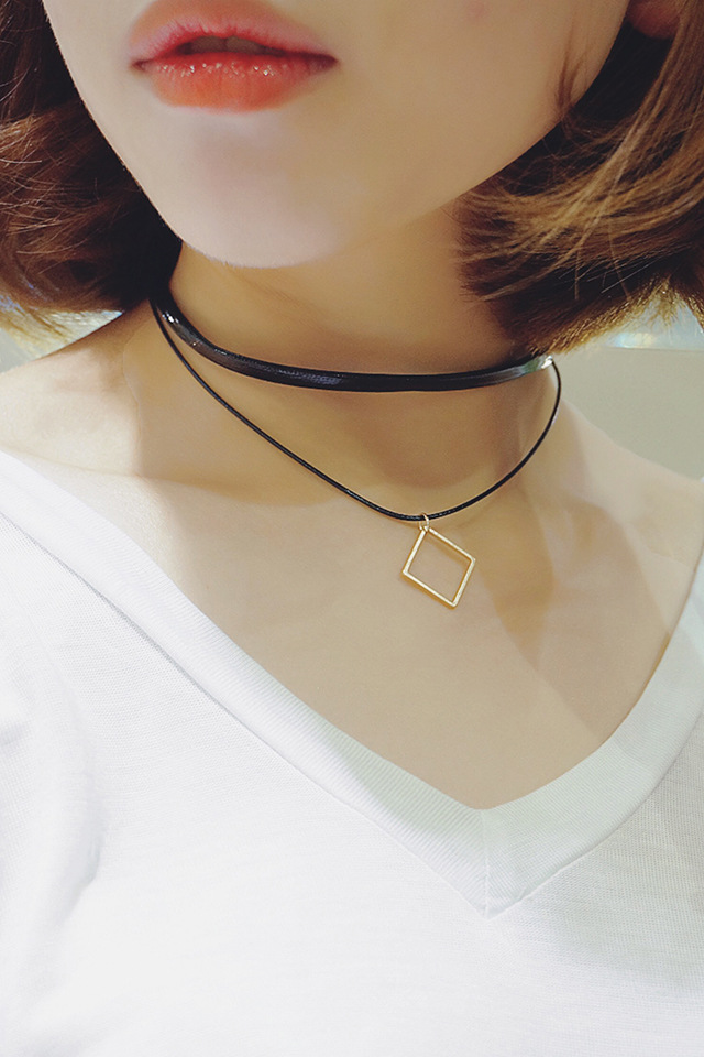 Retro Simple Geometric Triangle Pendant Simple Double Collar Collar Collar Chain Clavicle Chain display picture 9