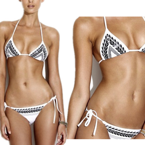 ชุดว่ายน้ำ小水滴泳装2016新品经典黑白条定版印花游泳衣 女士分体 bikini  