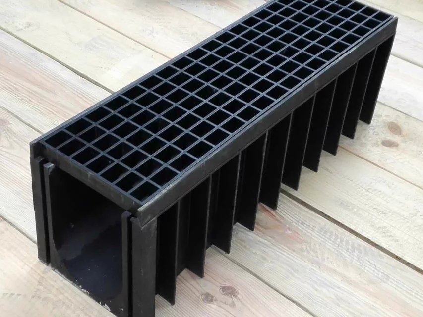 格栅透水板 鹅卵石出水板 塑料网格盖板 排水沟塑料盖板