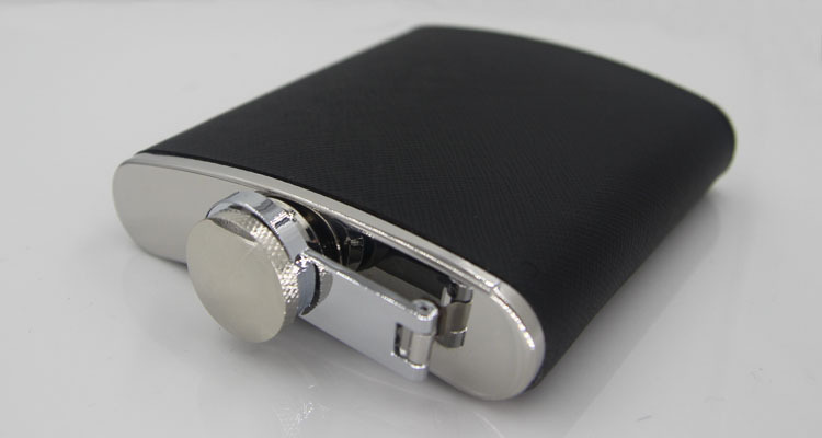 经典贴斜纹黑皮