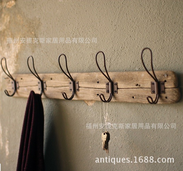 recycled-wooden-coat-rack-with