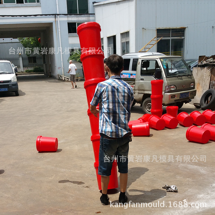 浙江台州黄岩塑胶桶模具厂，专业做油桶的模具，润滑脂桶模具