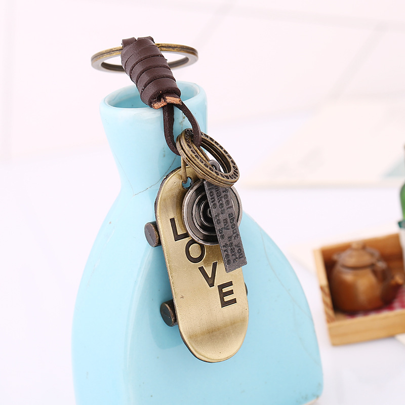 Nihaojewelry Retro Style Woven Cowhide Scooter Pendant Keychain Wholesale Jewelry display picture 3