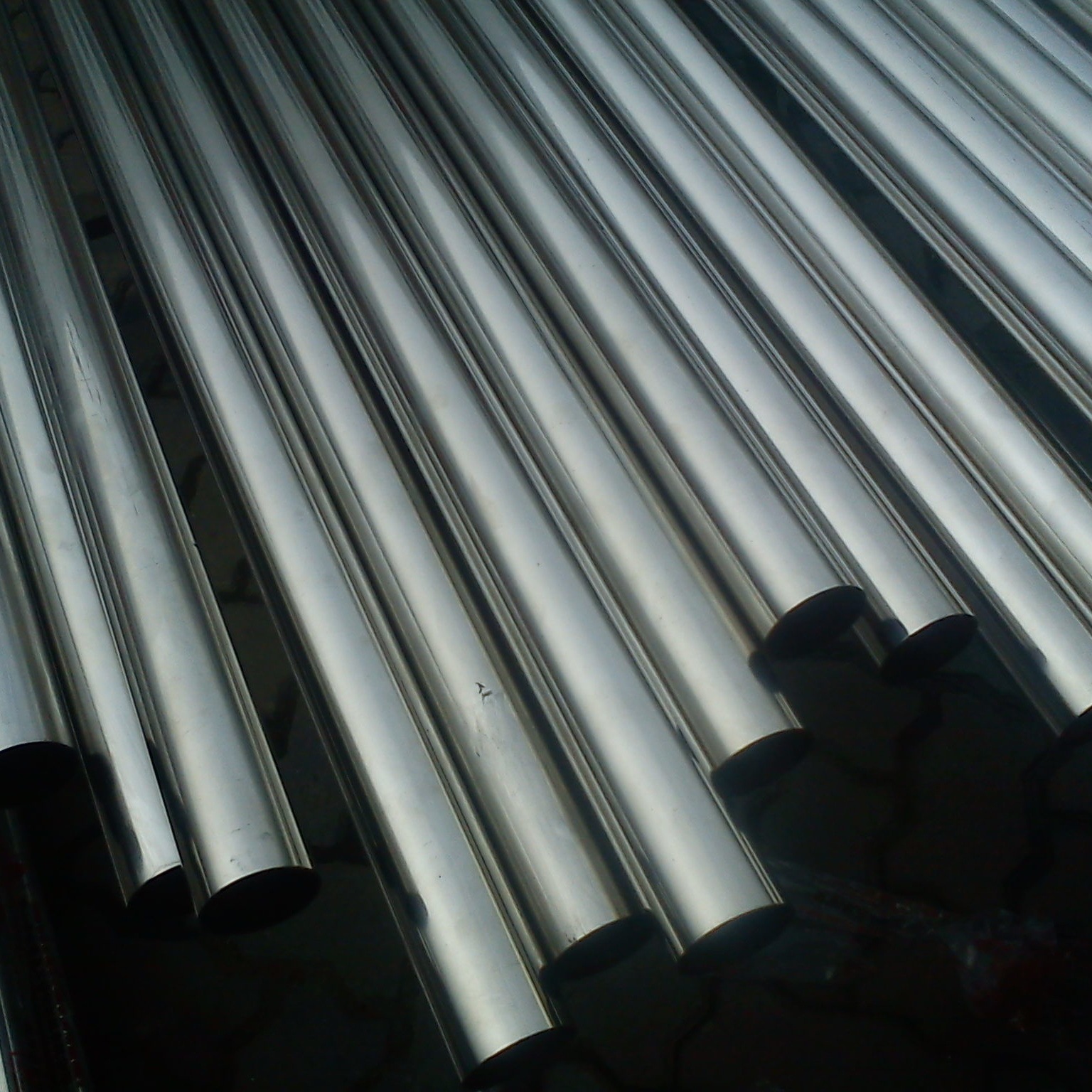 供应现货304不锈钢装饰管 批发装饰用304不锈钢管