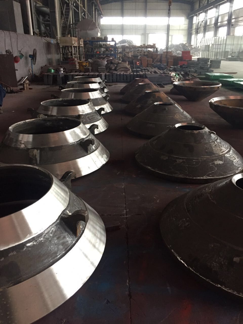 供应圆锥破碎机配件轧臼壁 破碎机配件