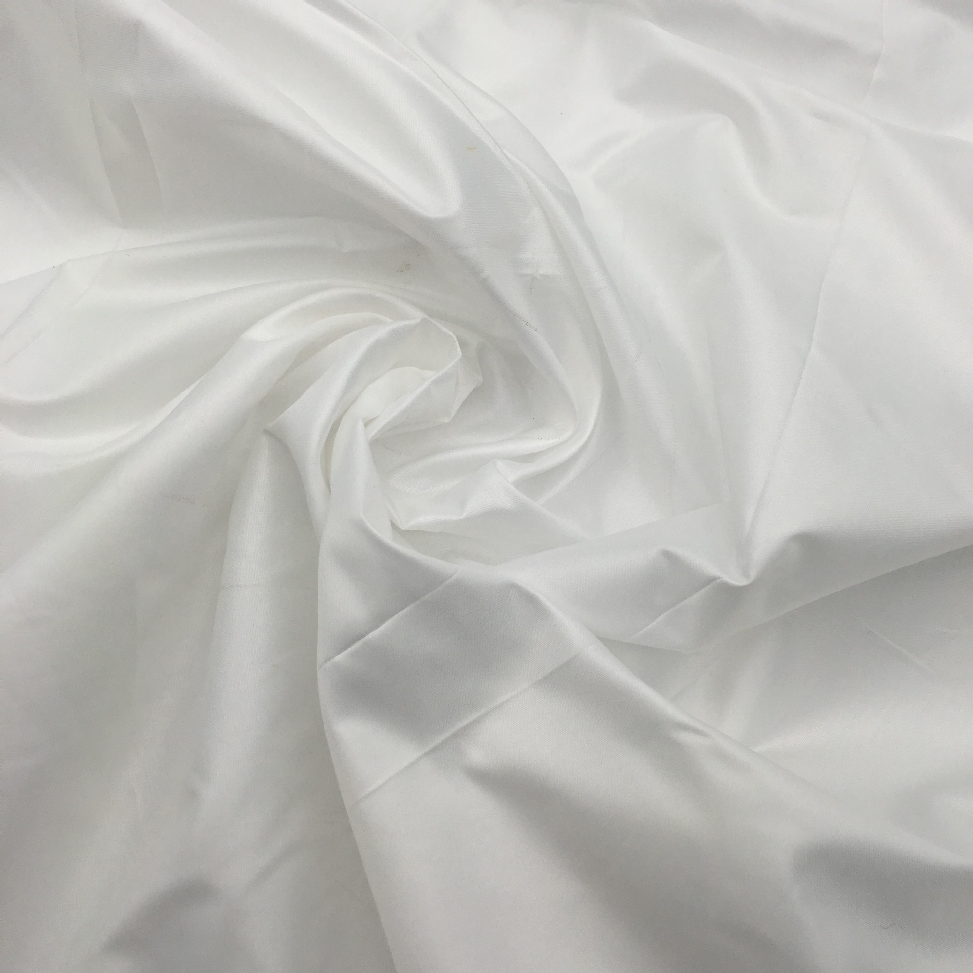 厂家供应320T胆布 羽绒服/棉服 防跑绒内胆 现货供应 涤塔夫面料