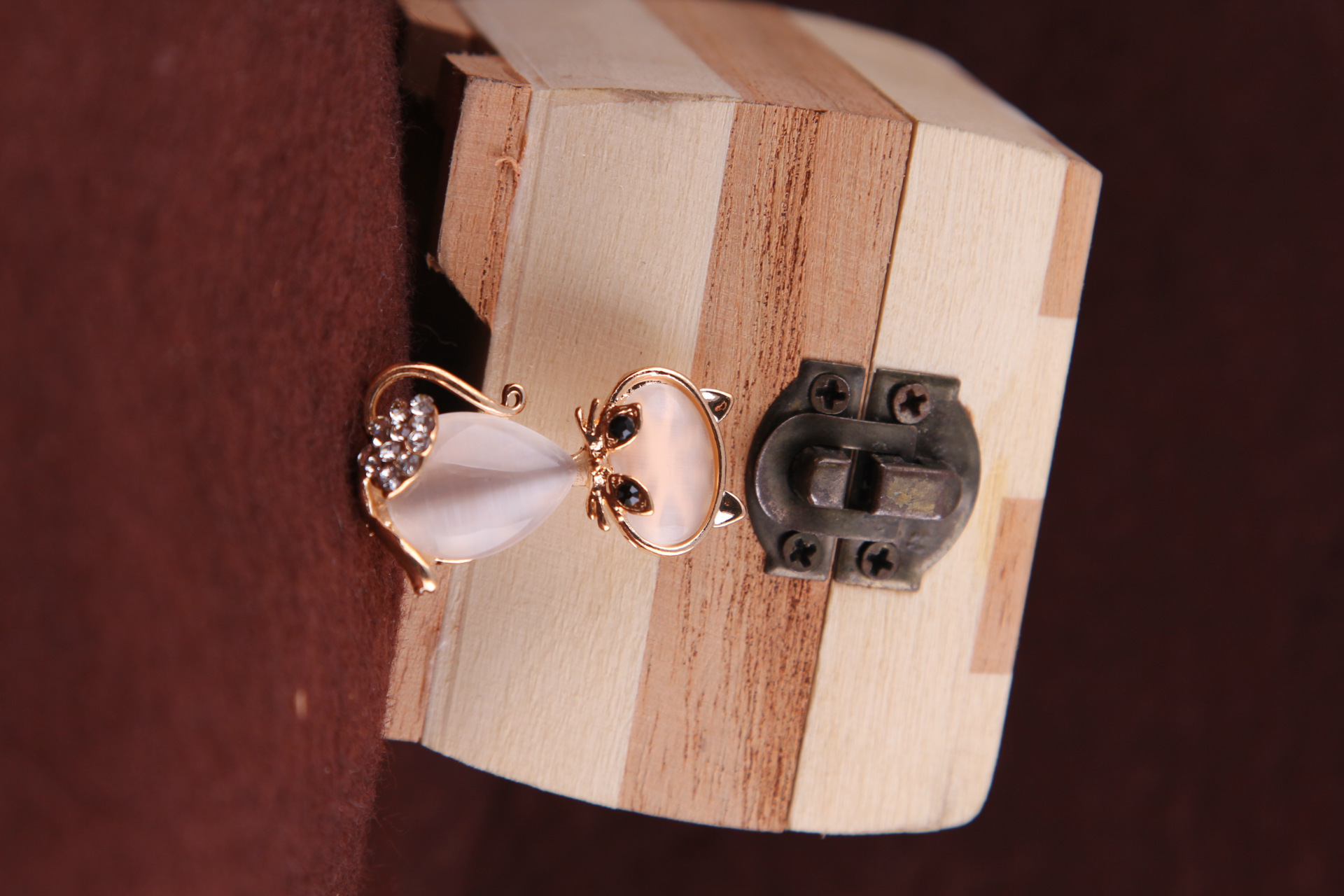 Papillon alla moda giapponese e coreano con occhio di gatto, da uomo, gattino, con strass, fibbia per colletto, accessori per uomo e donna_voghion.com