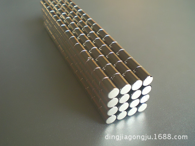 供应5x5mm强磁磁铁 镀镍钕 铁硼强力磁铁 方形磁石吸铁石磁钢