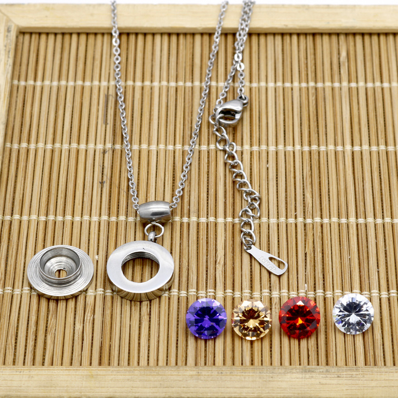 Wholesale Simple Style Round Titanium Steel Pendant Necklace display picture 4