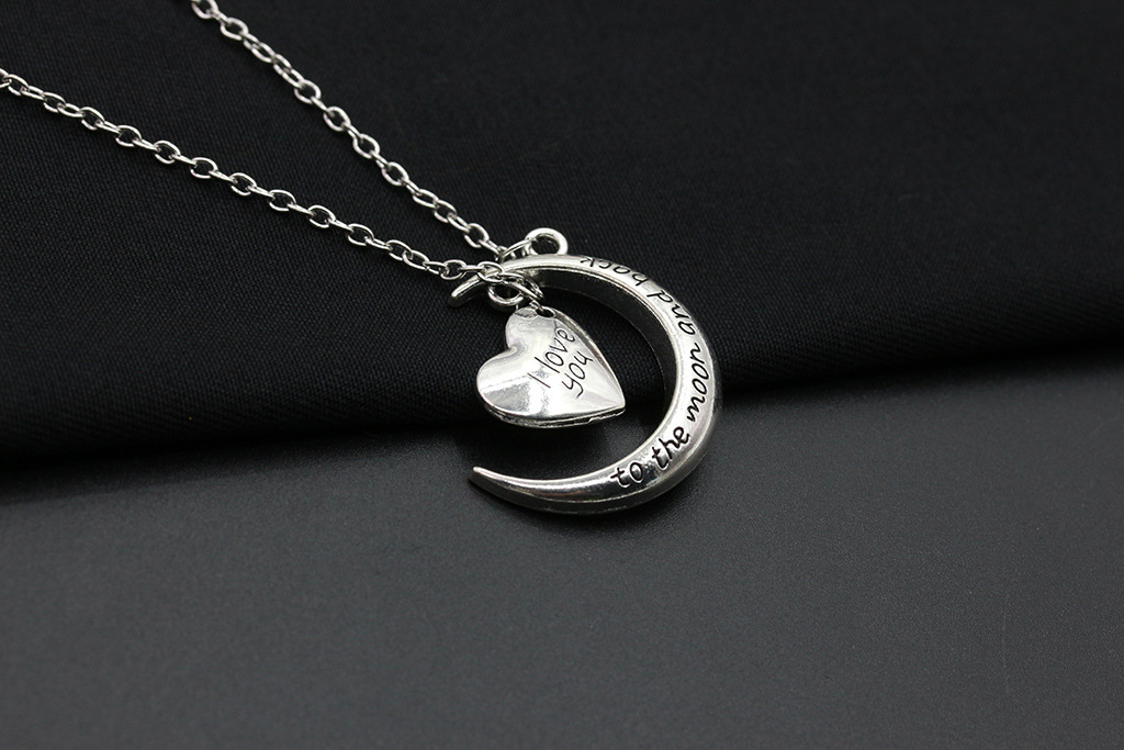 Vente Chaude En Europe Et Amérique Couple Collier J'aime Vous Lune Coeur Amour Coeur Collier Clavicule Chaîne Collier Exclusif Pour Croix-frontière display picture 14