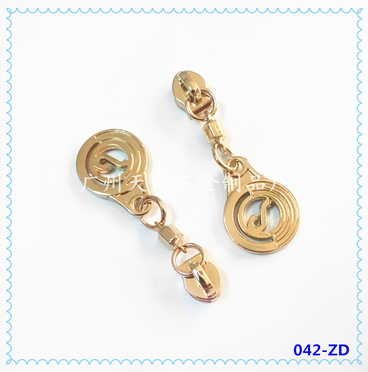 厂家批发金属箱包拉链拉牌 5#尼龙合金拉片拉头 箱包拉头五金配件