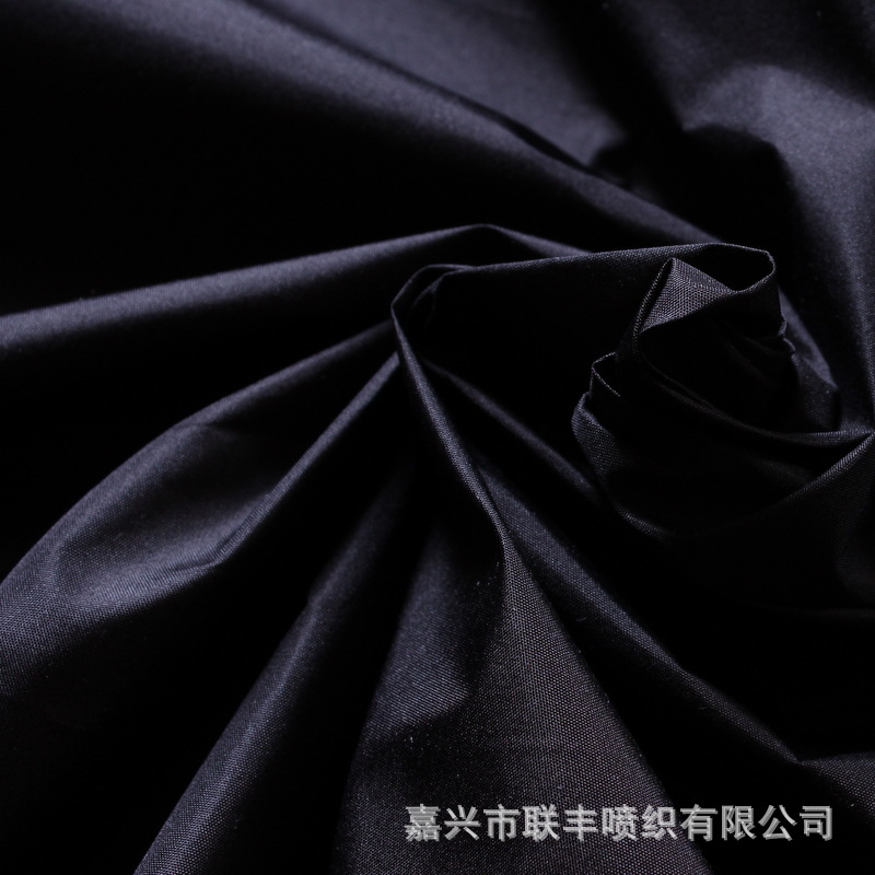 厂家直销50d/300T春亚纺+PA 透明胶涂层  防风防水户外装面料