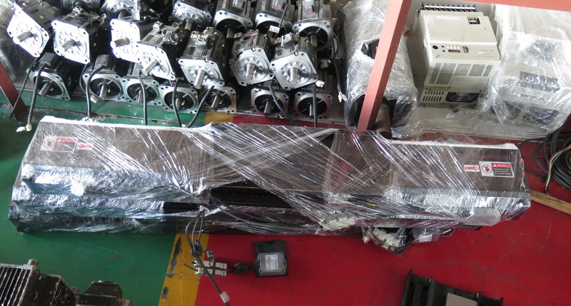 安川直线电机SGLFW-50A380AP配驱动器SGDS-15A05A一套 询价