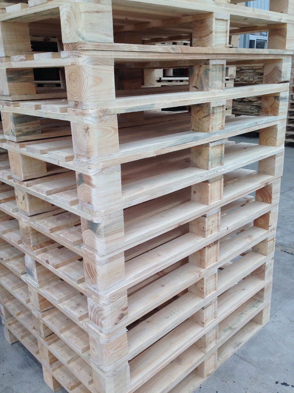 批发自动化仓储长方形栈板木托盘 木质木垫板厂家供应