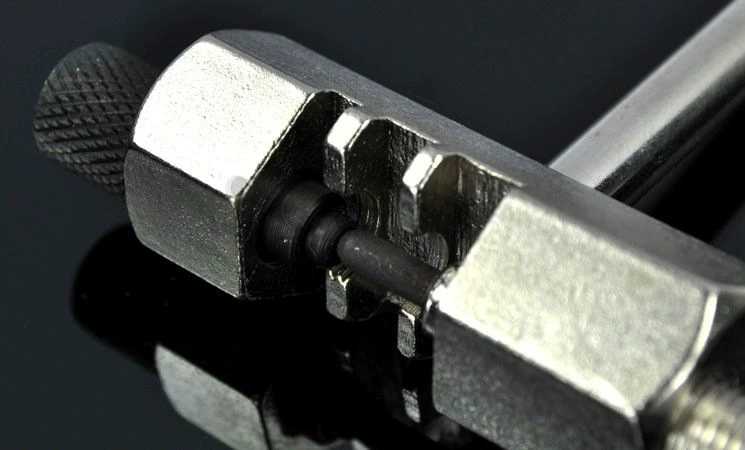 Chain cutter, chain squeezer, bike