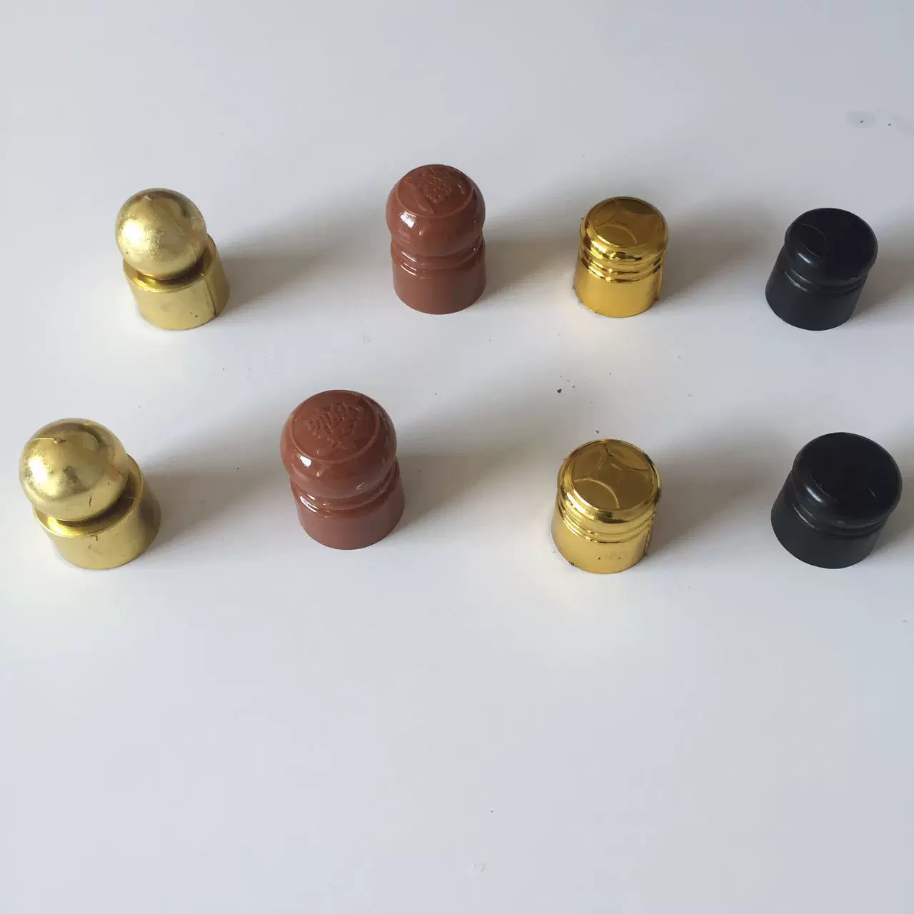 厂家直销批发22毫米塑料挂画轴 塑料画杆帽子钩子配件