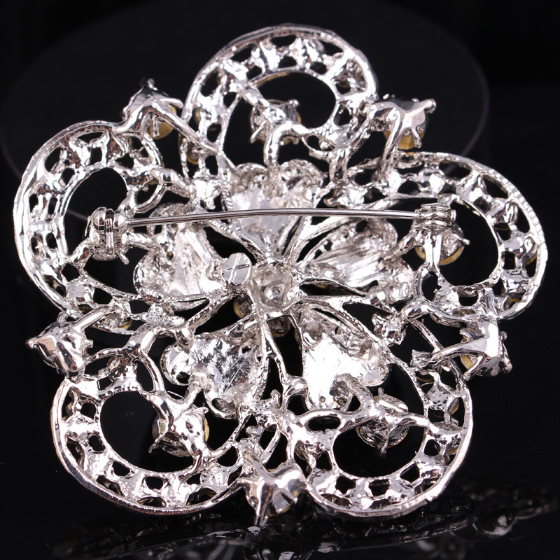 Japonská a kórejská bohyňa večera kvetinová brošňa živôtik žena svadba_voghion.com