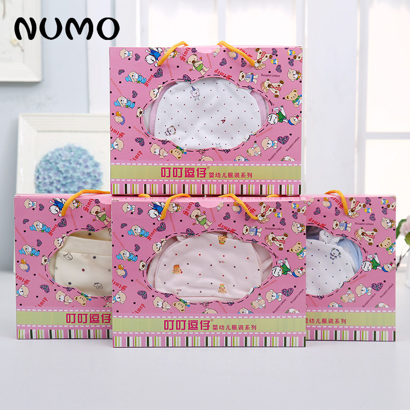 Coffret cadeau pour bébé - vêtements - Ref 1963933 Image 4