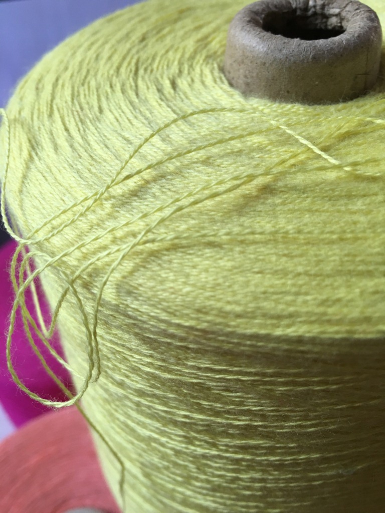 供应固体毛腈纱 18NM  30%羊毛70%腈纶 毛腈机织纱 羊毛混纺纱