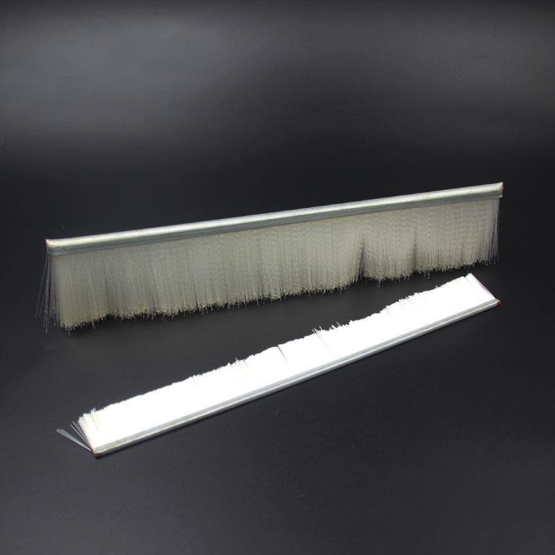 尼龙条形刷 厂家供应铁皮机械清洁毛刷 门边密封安全毛刷