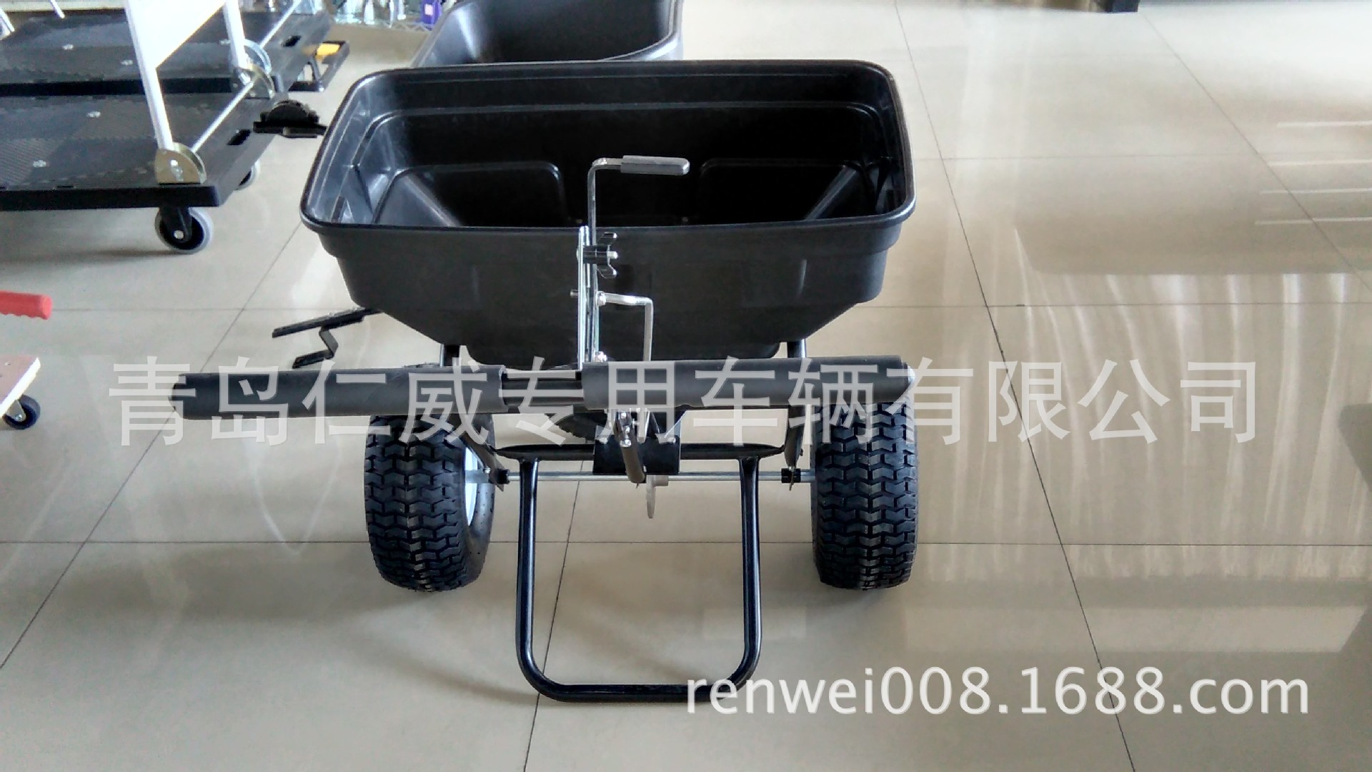 冬天撒盐车 道路防滑撒盐车 施肥车 拖车牵引播撒车