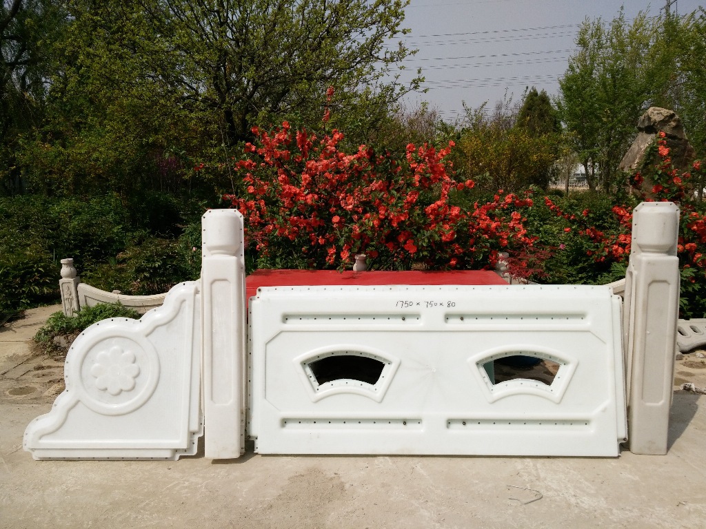 厂家生产供应各种水泥桥栏杆/桥栏杆塑料模具