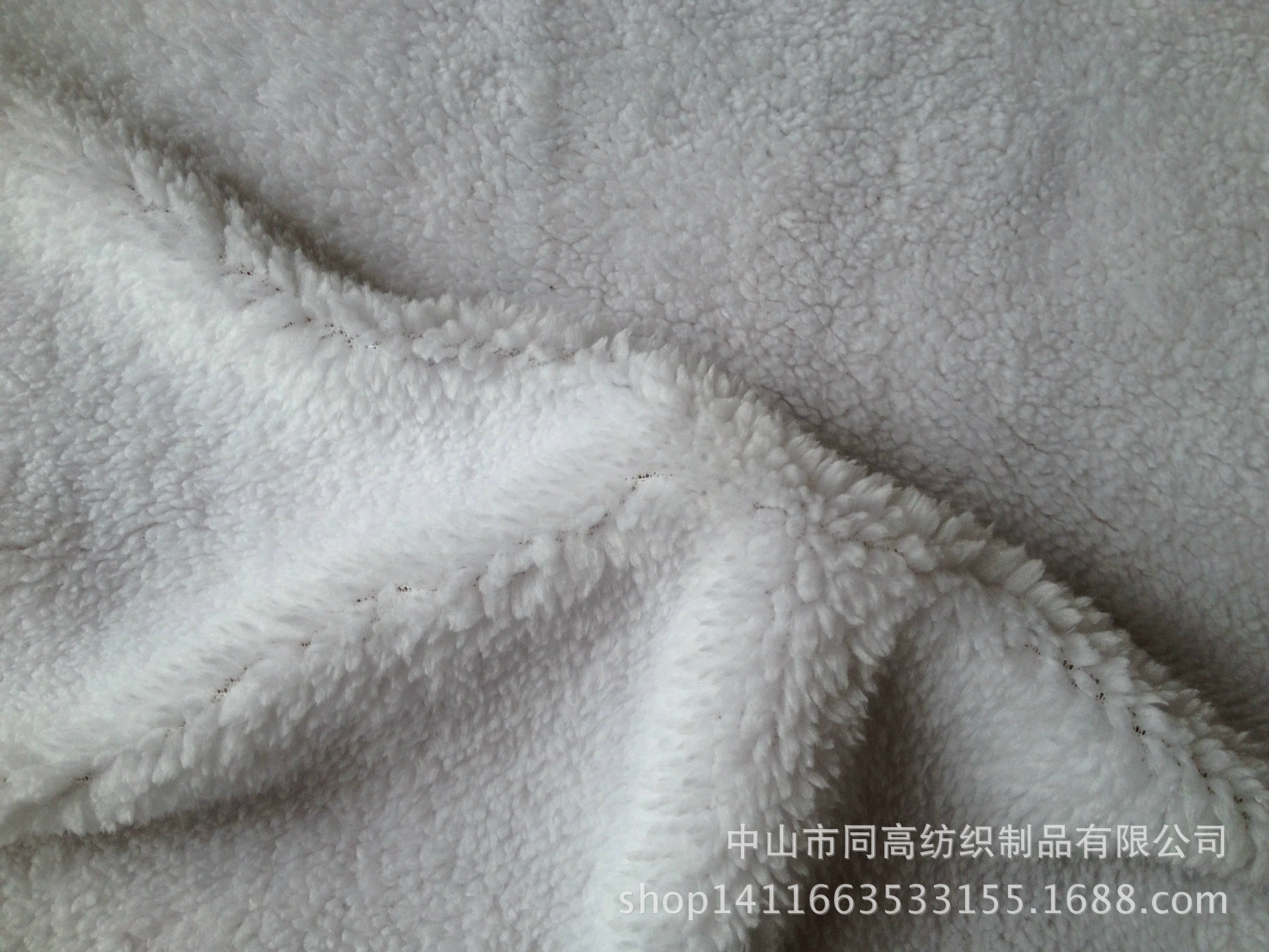 Поставка Arctic velvet кораллово-красная одежда, обувь, головные уборы, перчатки, плюш внутри материала