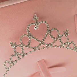 厂家批发头箍新款儿童头饰公主皇冠可爱女童演出生日礼物心形发箍