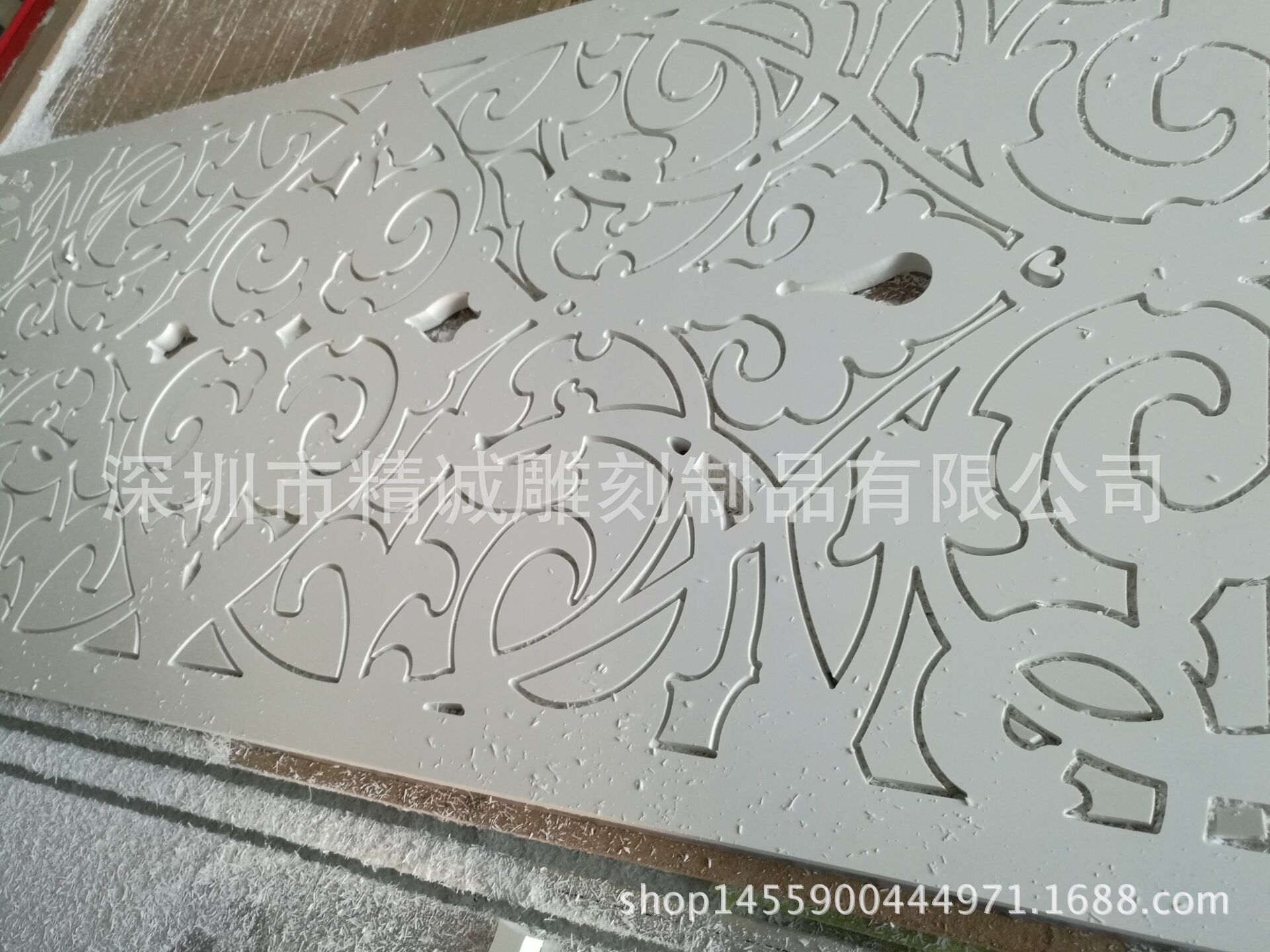 酒店裝修隔墻床頭背景墻屏風隔斷鏤空金色白色PVC