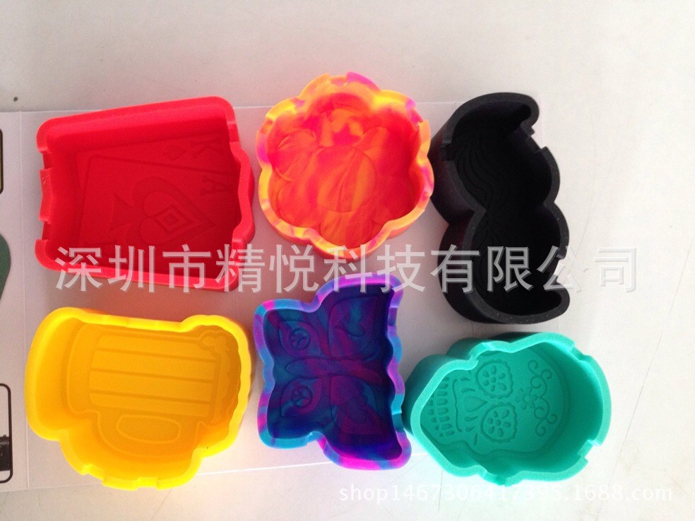 个性硅胶烟灰缸，形状LOGO多变，大量高品质供应软胶创意迷你防水