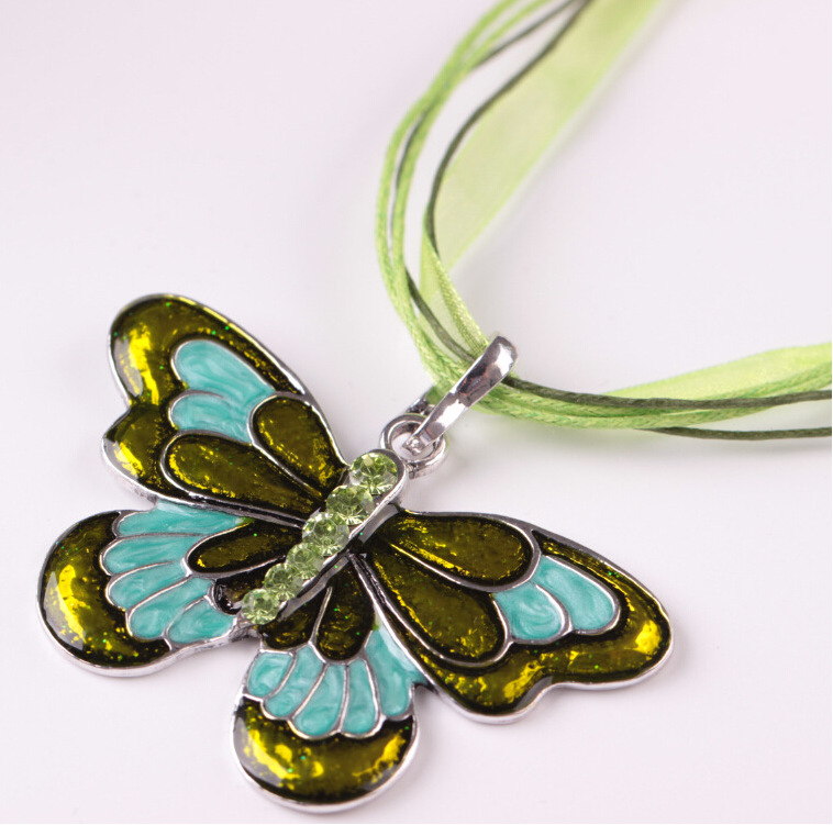 K600 European and American Drop Hot Selling Drip Ribbon Colorized Butterfly Necklace Foreign Trade EBay Popular Insect Pendant Wholesale