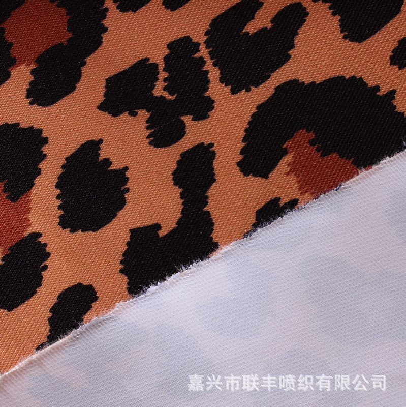 150D*300D华达呢印花贴TPU白膜 透气透湿防风防雨耐寒滑雪服面料