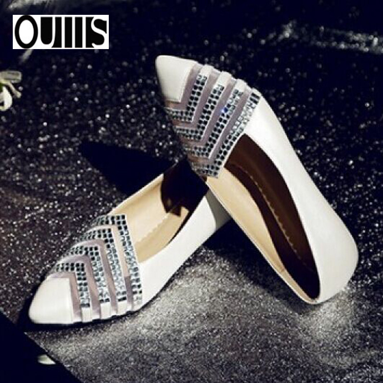 Spitz zulaufende flache Schuhe aus Lackleder mit Strasssteinen in großen Größen für Damen_voghion.com