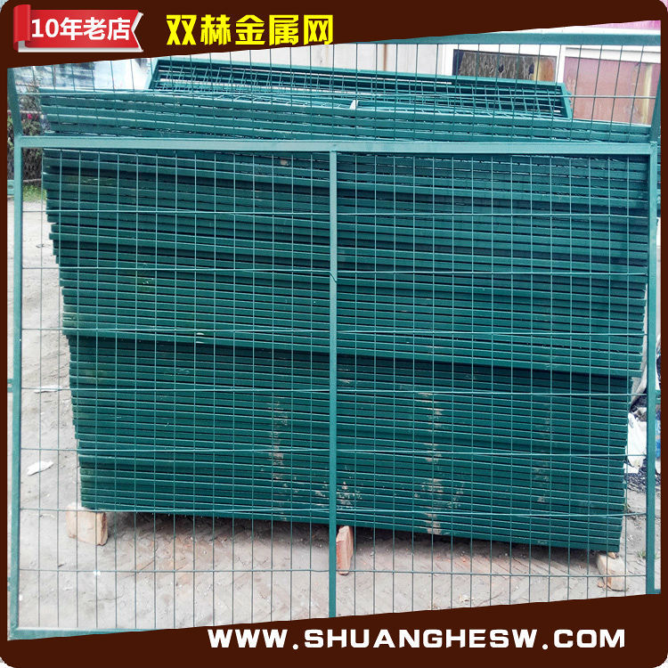 厦门静电喷涂钢管护栏，喷塑护栏网厂家，焊接型喷塑护栏网