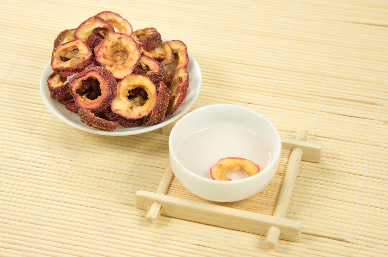 Dried Hawthorn Berries Shan Zha Seedless Slices Natural Fruit for Tea and Culinary Use 500g quality and texture