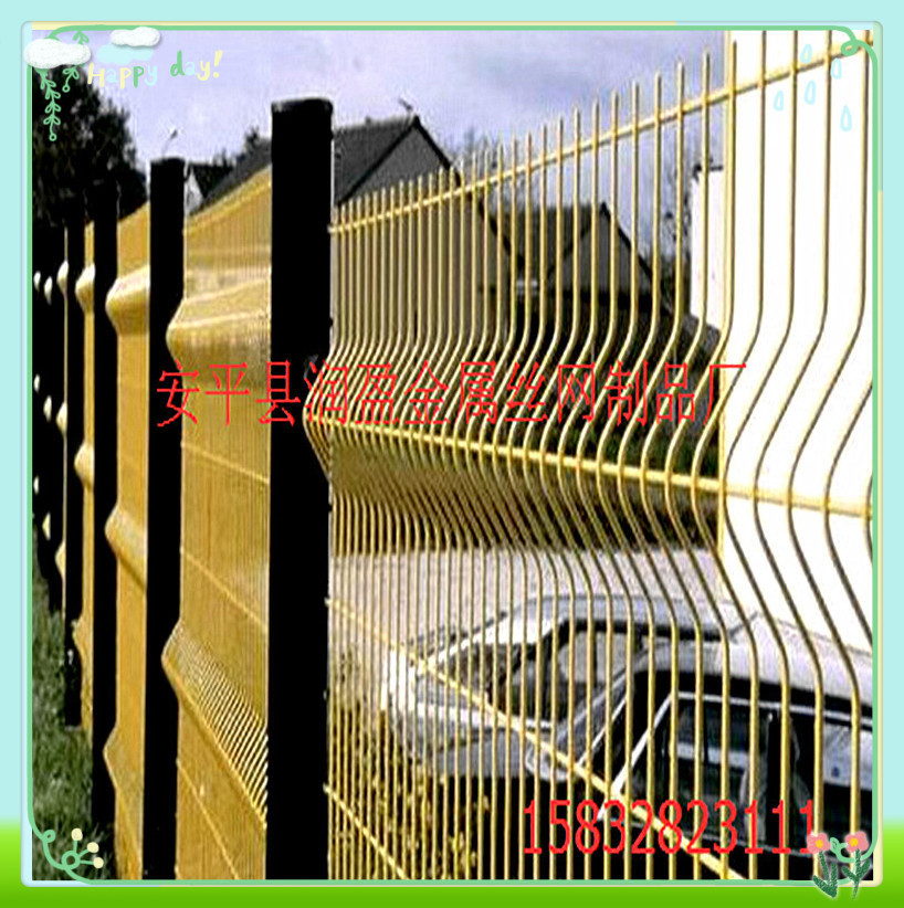 供应护栏网 交通防护三角折弯护栏网 苏州实体