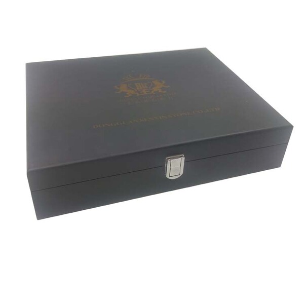 Wooden winter rectangular storage box
