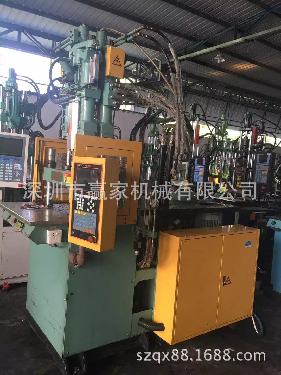 丰铁65Ｔ双色立式注塑机